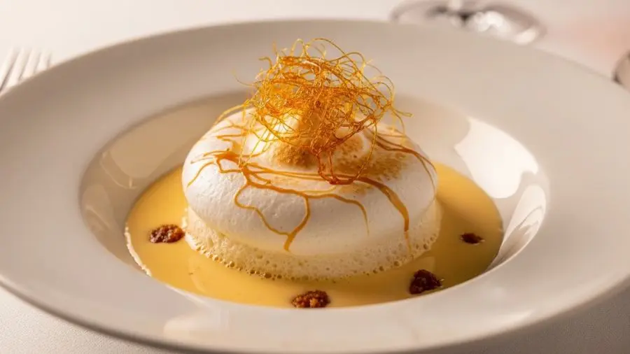 "Três elementos. Cada um com técnica própria. Cada um que pode dar errado de forma independente. É por isso que a île flottante é mais difícil do que parece." -->