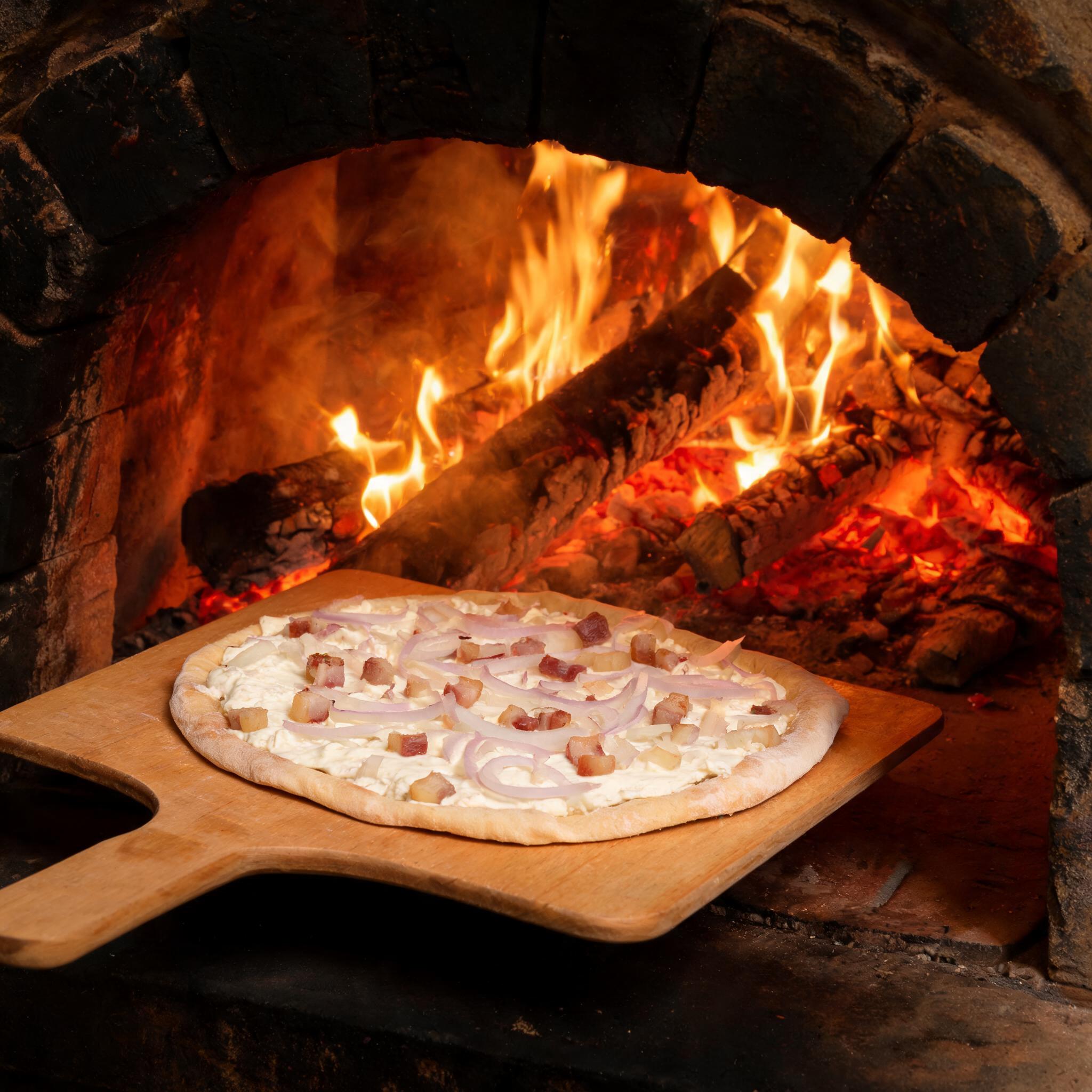 Tarte Flambée: a Pizza Alsaciana que Chega Antes de Qualquer Aperitivo